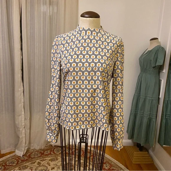 SHEIN | Button Neck Keyhole Back Geo Long Sleeve Top - Picture 3 of 8